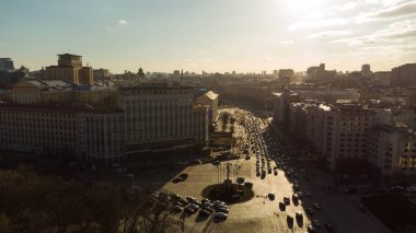 Bağımsızlık Meydanı 'ndan Kyiv - Khreshchatyk' in merkez caddesinin görüntüsü.
