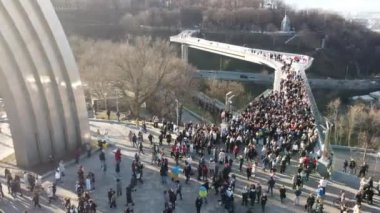 Kyiv veya Kiev, Ukrayna - 22 Şubat 2022: Khreshhatyy Park 'taki Halkların Dostluk Kemeri.