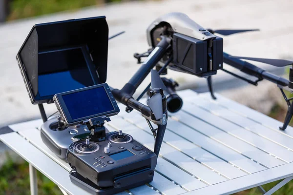 Équipement Vlogger pour le tournage d'un film ou d'un blog vidéo Stabilisateur de caméra Drone Steadicam. — Photo