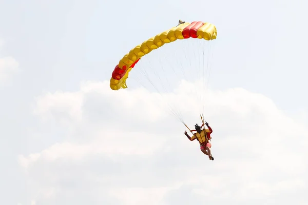 Concept de liberté Skydiver couleur vintage — Photo