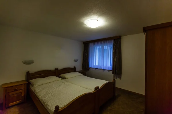 Luxe studio appartement met neerklapbaar bed — Stockfoto