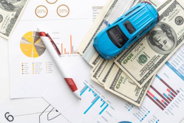 oyuncak araba ve çarşaf çizimleri, para