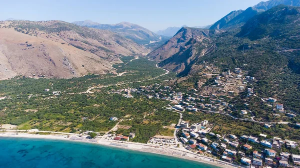 夏季爱奥尼亚海岸顶部与海滩，阿尔巴尼亚 — 图库照片