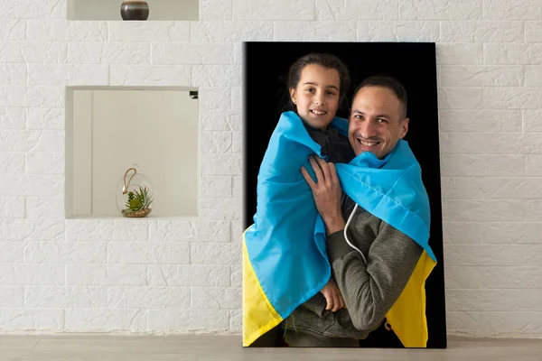 Fotó vászon emberek a zászló Ukrajna — Stock Fotó