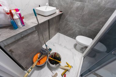 İnşaat alanı, banyoyu yenilemek.