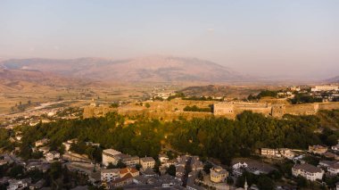 Eski Cirokaster kentine manzara, UNESCO mirası, Arnavutluk