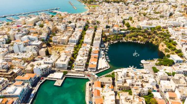 Agios nikolaos. Agios nikolaos Girit mirabello barışçı defne kuzeybatı tarafında inşa adanın doğu kesiminde pitoresk bir şehirdir.