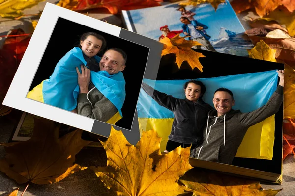 Livro de fotos da família militar com bandeira ucraniana — Fotografia de Stock