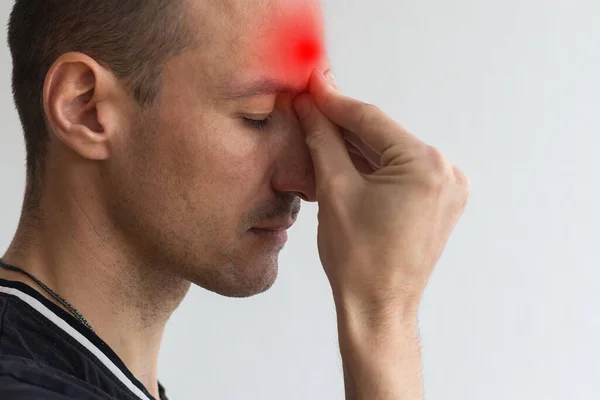 Muž s bolestí hlavy, s bolestí hlavy — Stock fotografie