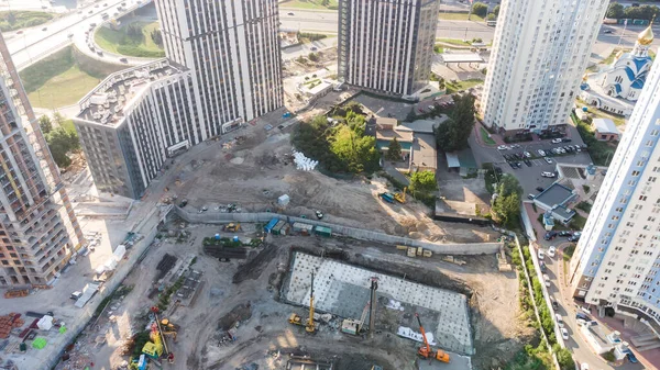 Bau einer großen Wohnanlage — Stockfoto