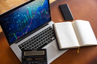 Hesap çizelgesi. bilgisayar değerlendirme performansı için iş raporunu hazırla.