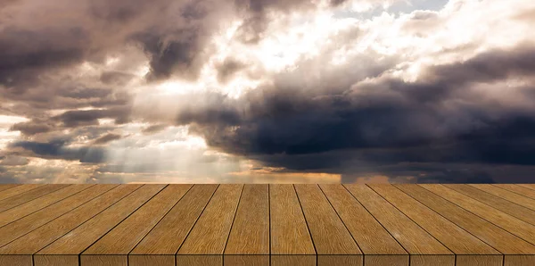 Suddig natur solnedgång himmel bakgrund vägg med gamla vintage grungy beige brun trä linje bakgrunder texturer bordsskiva: rustika åldrade kakel trä med suddig bakgrund. — Stockfoto