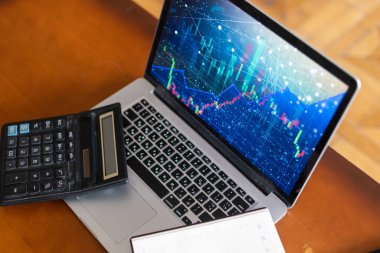 Hesap çizelgesi. bilgisayar değerlendirme performansı için iş raporunu hazırla.