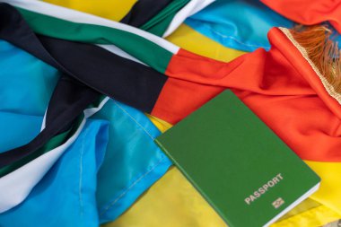 Emirlik bayrağında pasaportlar, Emirati uyruğu, Arap Körfezi ülkeleri