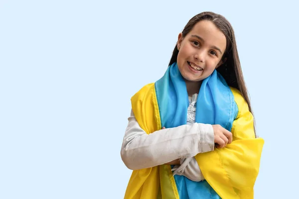 Little girl with the flag of Ukraine — Stock Photo, Image