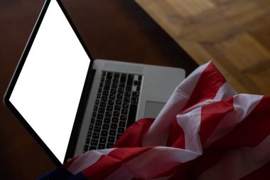 ABD bayrağı. boş ekranlı dizüstü bilgisayar