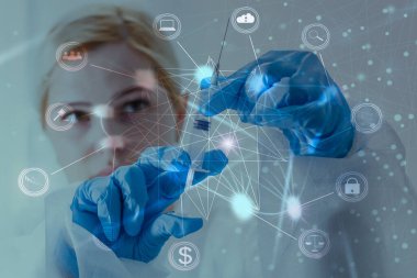 Dijital iletişim ve sanal ekran metaevren teknoloji kavramı WEB 3.0.el dokunmatik dünya interneti.