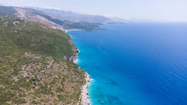 Καλοκαίρι Ιόνιο θάλασσα ακτή κορυφαία θέα με παραλίες, Αλβανία — Φωτογραφία Αρχείου