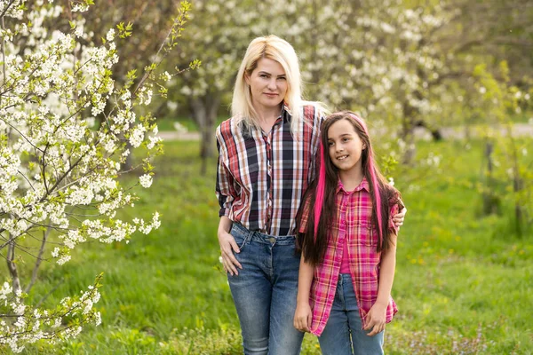 Portrait Cheerful Mother Daughter — Stock Photo, Image