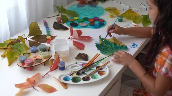 Little Girl Painting Autumn Yellow Leaves Gouache Kids Arts Children — Stock Photo, Image