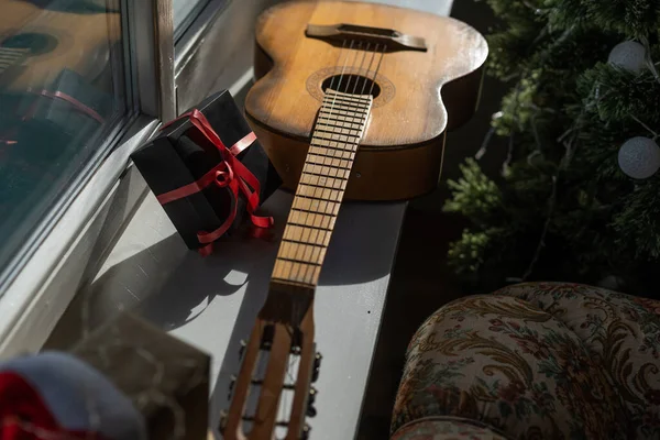 Guitarra Acústica Presente Natal Com Espaço Para Texto — Fotografia de Stock
