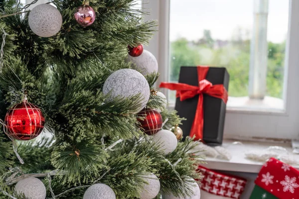 Schöner Weihnachtsbaum Und Geschenkboxen Zimmer — Stockfoto