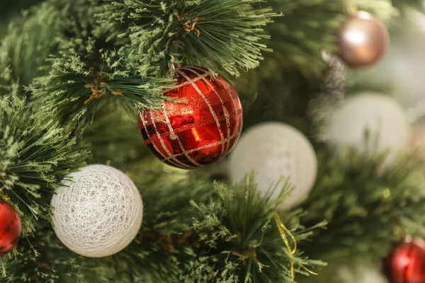 Primer Plano Bolas Árbol Navidad Concepto Año Nuevo — Foto de Stock