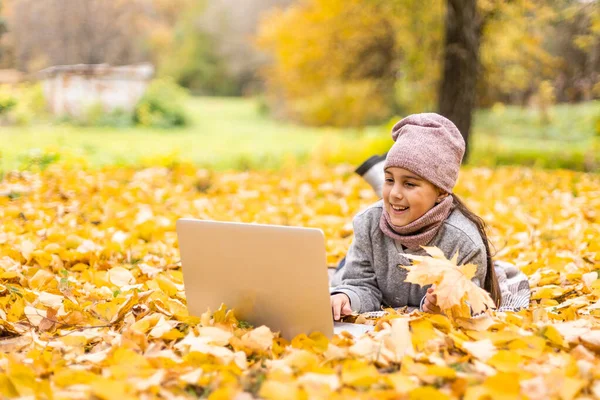 Child Autumn Park Laptop — Stock Photo, Image