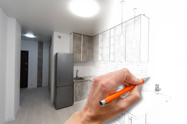 Yenilenmeden önce ve sonra modern ofis içi taslak. Onarım kavramı