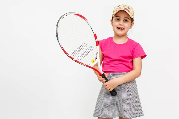 Χαριτωμένο Κοριτσάκι Ρακέτα Τένις Λευκό Φόντο — Φωτογραφία Αρχείου