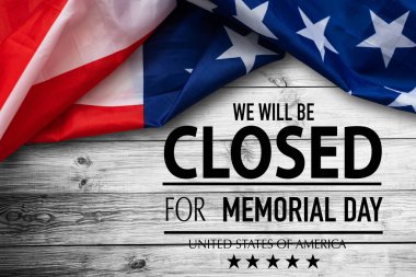 Gaziler Günü 'nde kapalıyız. Yakın çekim, yukarıdan görüş, insan yok. Sevdikleriniz, akrabalarınız, dostlarınız ve iş arkadaşlarınız için tebrikler. Tatil kavramı.