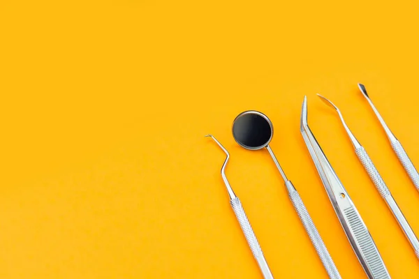 Ferramentas Dentista Teethcare Conceito Saúde Dentária Fundo Laranja Vista Superior — Fotografia de Stock
