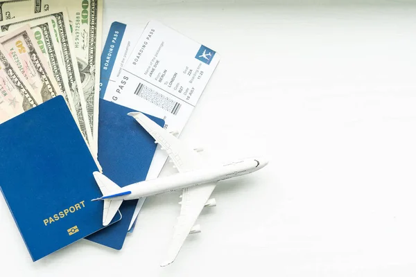 Προετοιμασία Για Ταξίδια Έννοια Παιχνίδι Αεροπλάνο Διαβατήριο Χώρο Αντίγραφο — Φωτογραφία Αρχείου