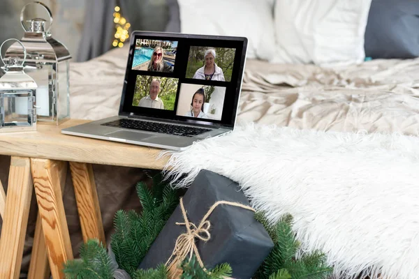 Família Videoconferência Online Saudações Natal Chamada Virtual Através Tela Laptop — Fotografia de Stock