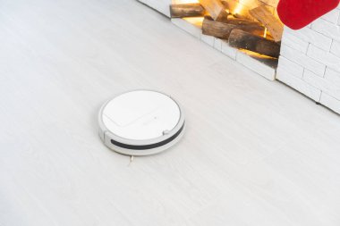 Ahşap kaplamalı elektrikli süpürge akıllı temizlik teknolojisi..