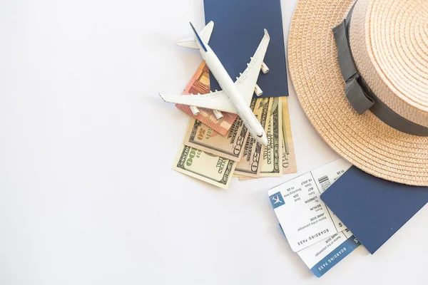 Travelling Passport Straw Hat Airplane Model — Fotografia de Stock