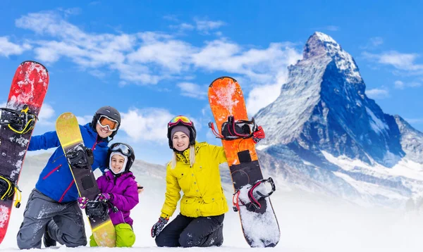 Family Snowboard Snowy Mountain — Photo