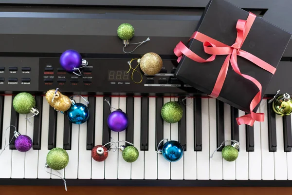 Bola Natal Teclas Piano Carol Conceito Música — Fotografia de Stock