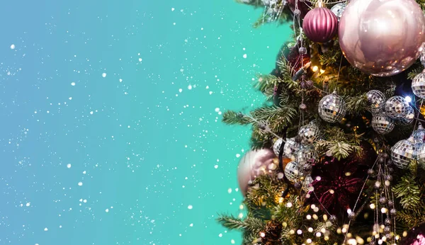 Chic Christmas Tree Blue Background — Stock Photo, Image