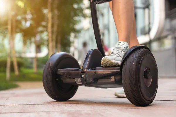 Beautiful Woman Stand Segway Hoverboard Self Balancing Electrical Scooter — Stockfoto