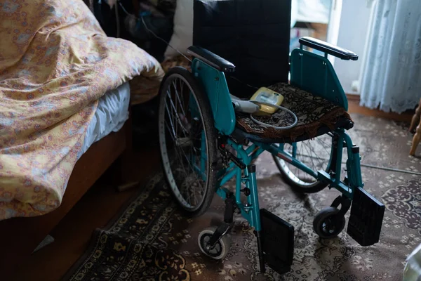 Empty Wheelchair Very Poor Old House — Stock Photo, Image