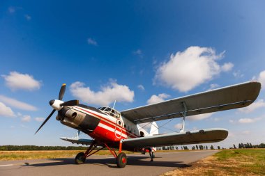 Antonov An-3t, the aircraft. light aircraft returning to land after dropping.