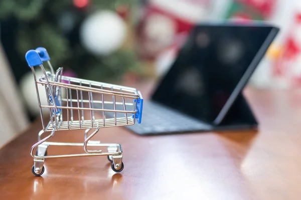 Carrito Juguete Árbol Navidad Fondo Espacio Copia Concepto Compras Línea — Foto de Stock