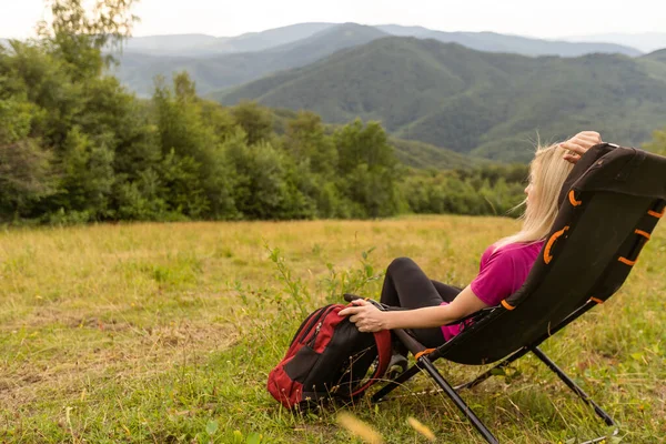 Tired Middle Age Woman Resting Hiking Nature — Stock Photo, Image