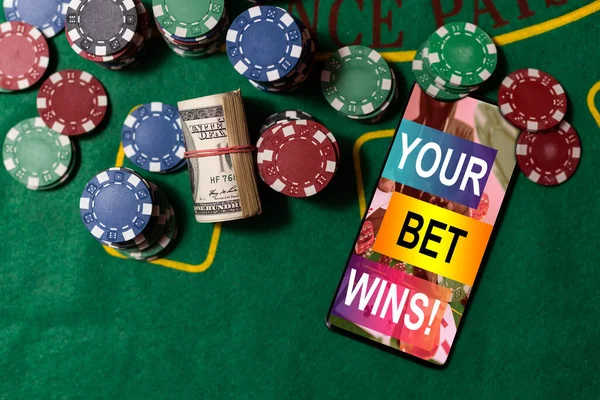 Nápis Vaše Sázka Vyhrává Smartphone Pokerovém Stole Sázky Sportovní Sázky — Stock fotografie