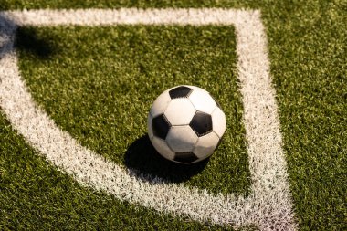 futbol çimlerde ve stadyumda.