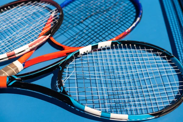 Broken Tennis Rackets Blue Tennis Court — Stock Fotó