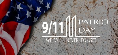 Anma Günü mesajı ve beyaz arka planda Amerika bayrağı. Ulusal Anma Günü Bayramınız kutlu olsun.