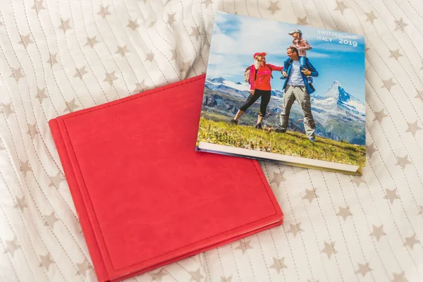 Photo Books Albums Provide Sweet Memory Growing Process Family Members — Stockfoto