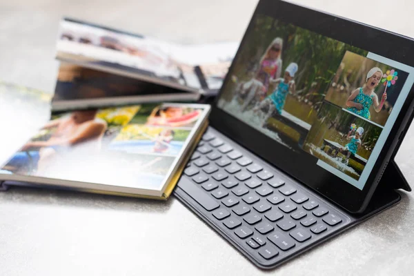 Photobook Album Tablet Table —  Fotos de Stock